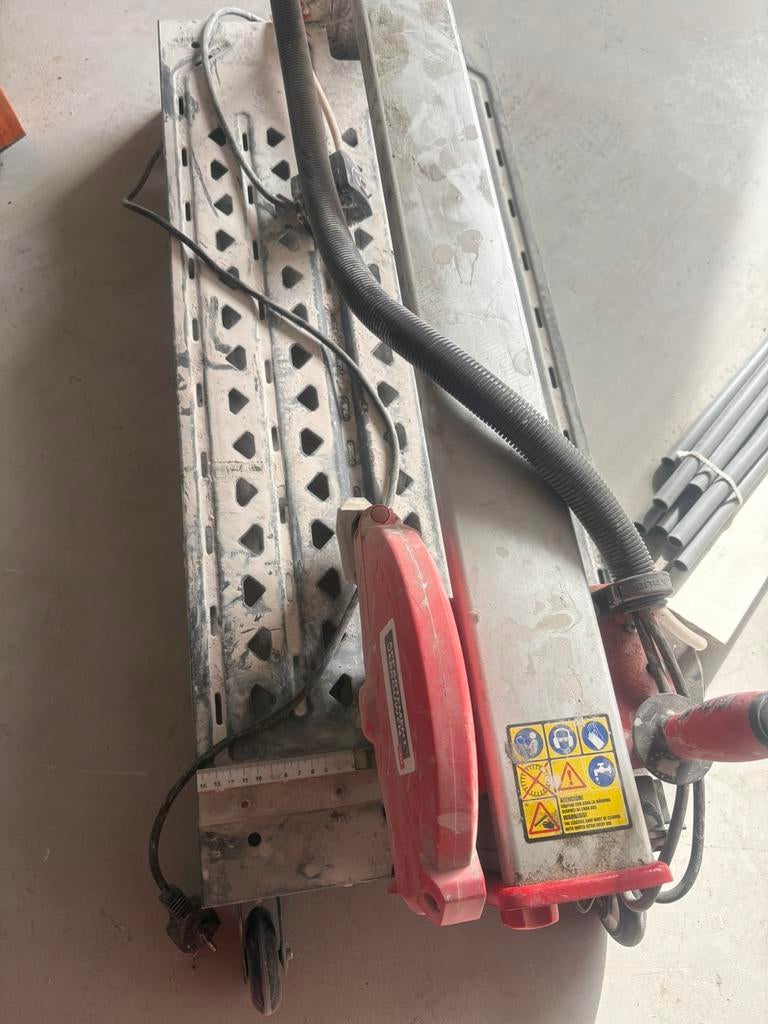 Rubi tegelzaagmachine, Doe-het-zelf en Verbouw, Gebruikt, Overige typen, 600 tot 1200 watt, Ophalen of Verzenden