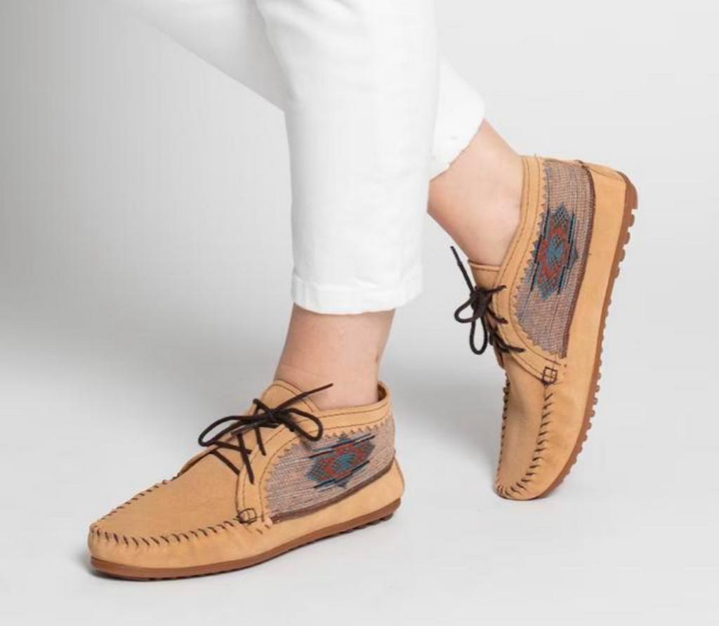 Minnetonka Moccasins - maat 36 Zo goed als nieuw, Ophalen of Verzenden, Zo goed als nieuw, Bruin, Espadrilles of Moccasins