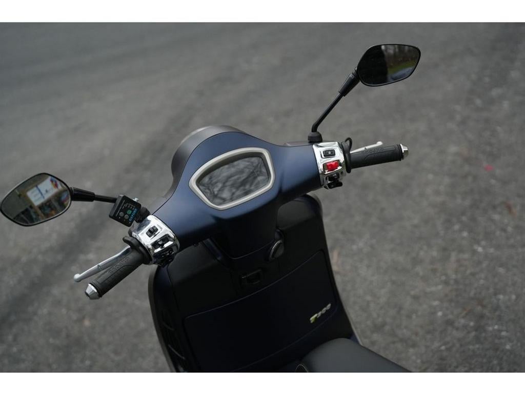 Vespa GTS 300 | Super Tech (bj 2022) 2,637 km - foto 3