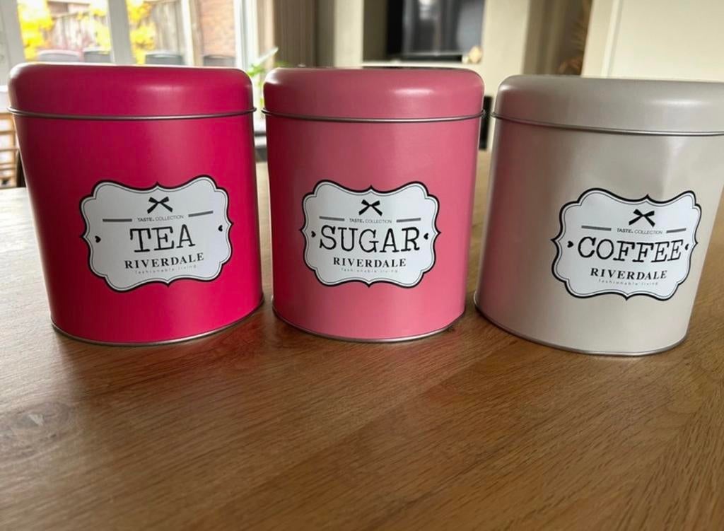 Gratis Riverdale bewaarblikken voor thee, suiker en koffie, Ophalen, Gebruikt