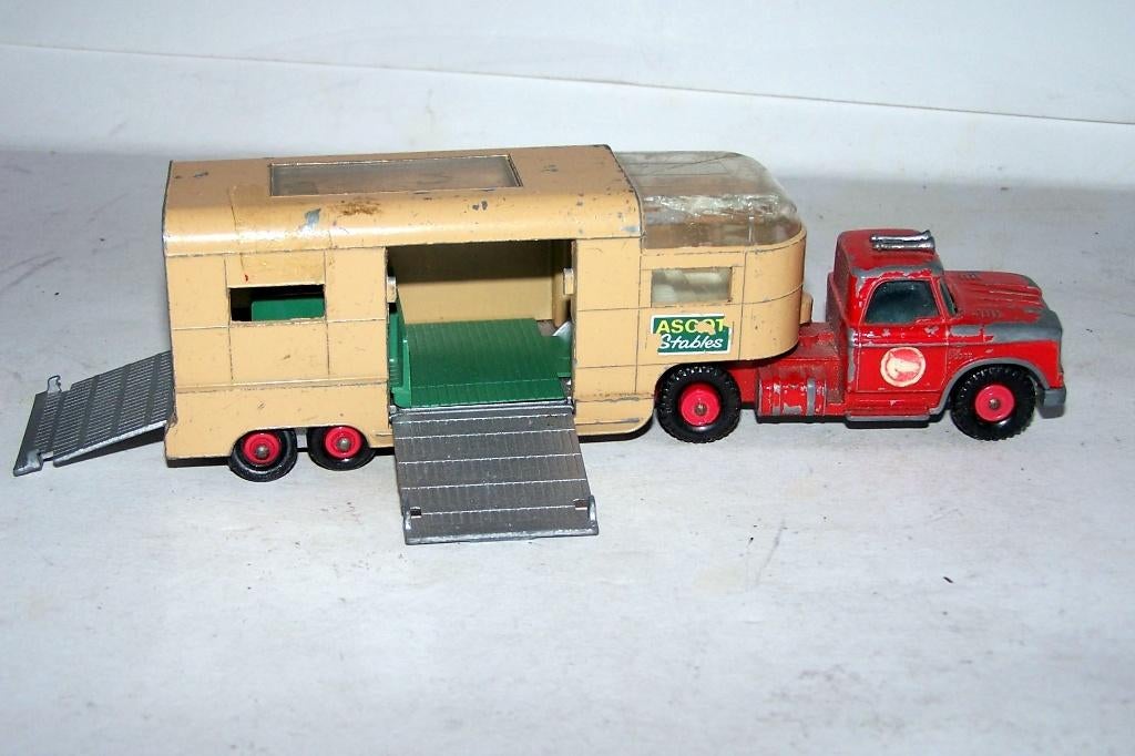 Matchbox King Size K-18 Dodge Tractor+ Articulated Horse-van, Hobby en Vrije tijd, Modelauto's | 1:43, Ophalen of Verzenden, Zo goed als nieuw