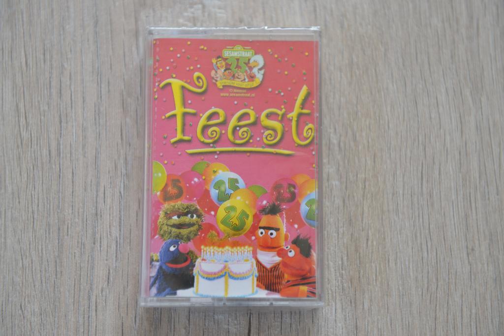 MC = SESAMSTRAAT 25 JAAR FEEST, Verzenden, Kinderen en Jeugd, 1 bandje, Origineel