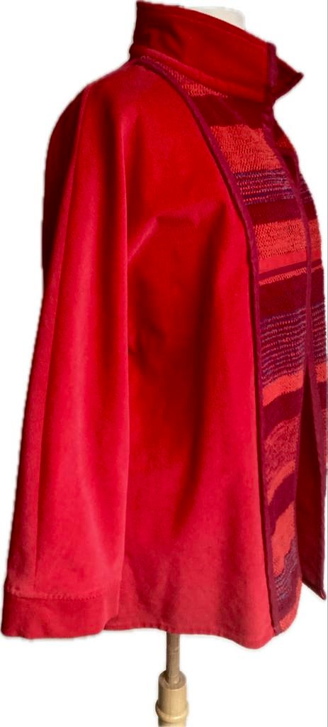 Handgeweven Jasje - Joke Wippoo, Kleding | Dames, Ophalen of Verzenden, Zo goed als nieuw, Maat 46/48 (XL) of groter, Rood