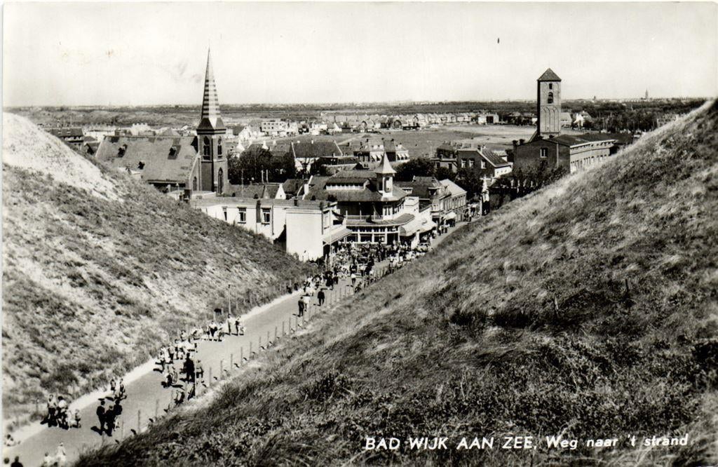 Bad Wijk aan Zee, Weg naar t strand - 1961 gelopen, Ophalen of Verzenden, Voor 1920, Gelopen, Noord-Holland