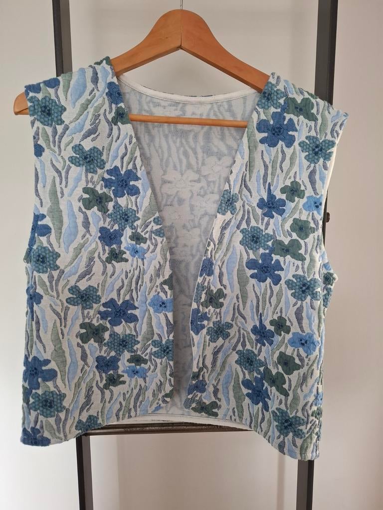 Gilet Norah maat 38 met bloemenprint, Kleding | Dames, Maat 38/40 (M), Blauw, Ophalen of Verzenden, Zo goed als nieuw