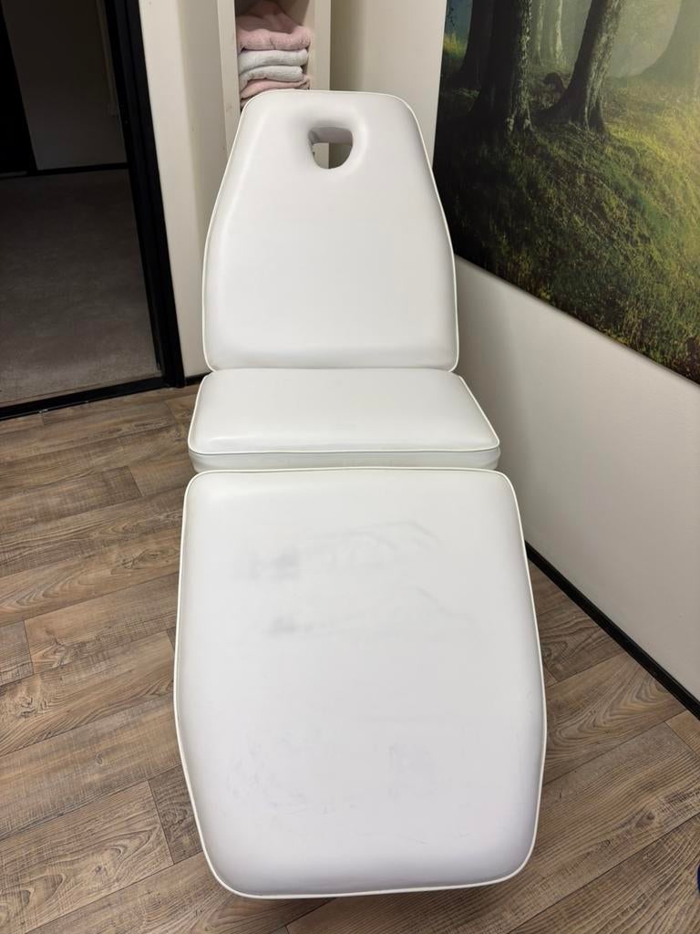 Zeer nette behandel stoel wit, Ophalen, Zo goed als nieuw, Overige typen