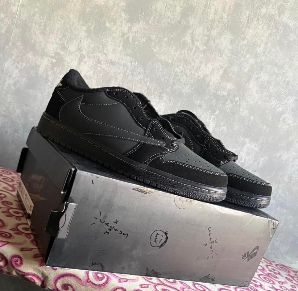 Nike Air Jordan 1 Low Travis Scott Black Phantom, Zwart, Nieuw, Ophalen of Verzenden, Sneakers of Gympen