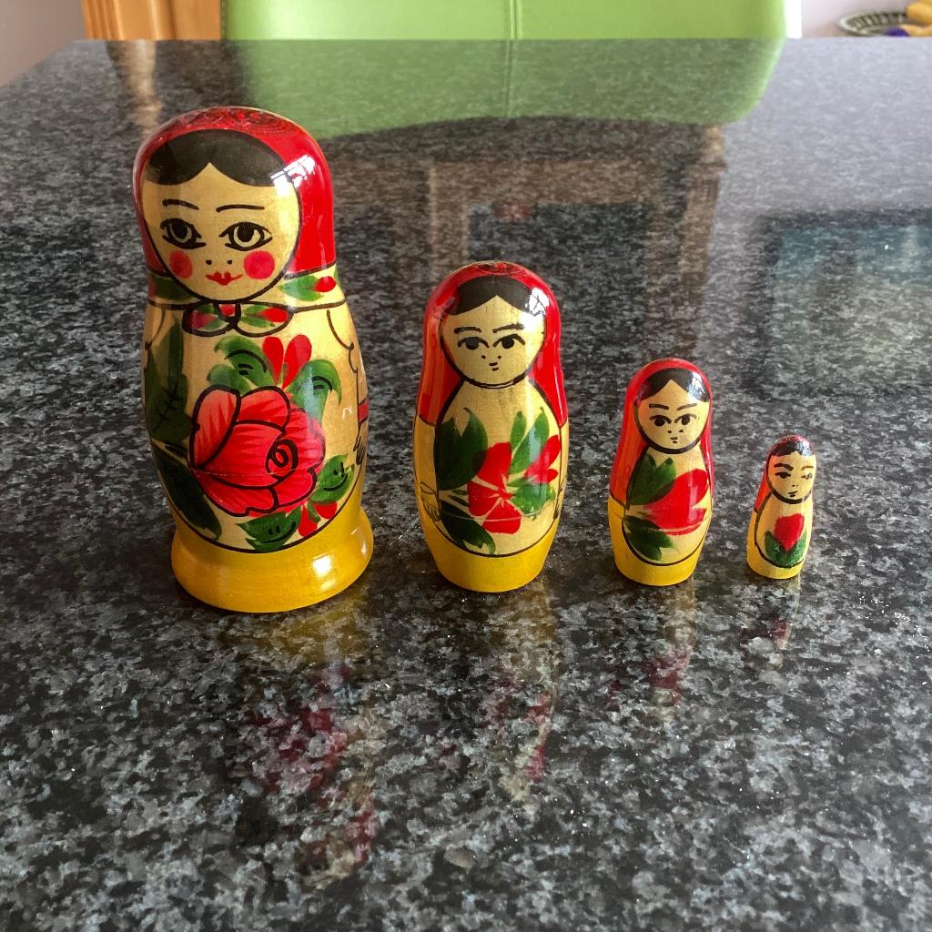 Baboesjka, Matroesjka, Rusland, rood, geel, 4 delig, Ophalen