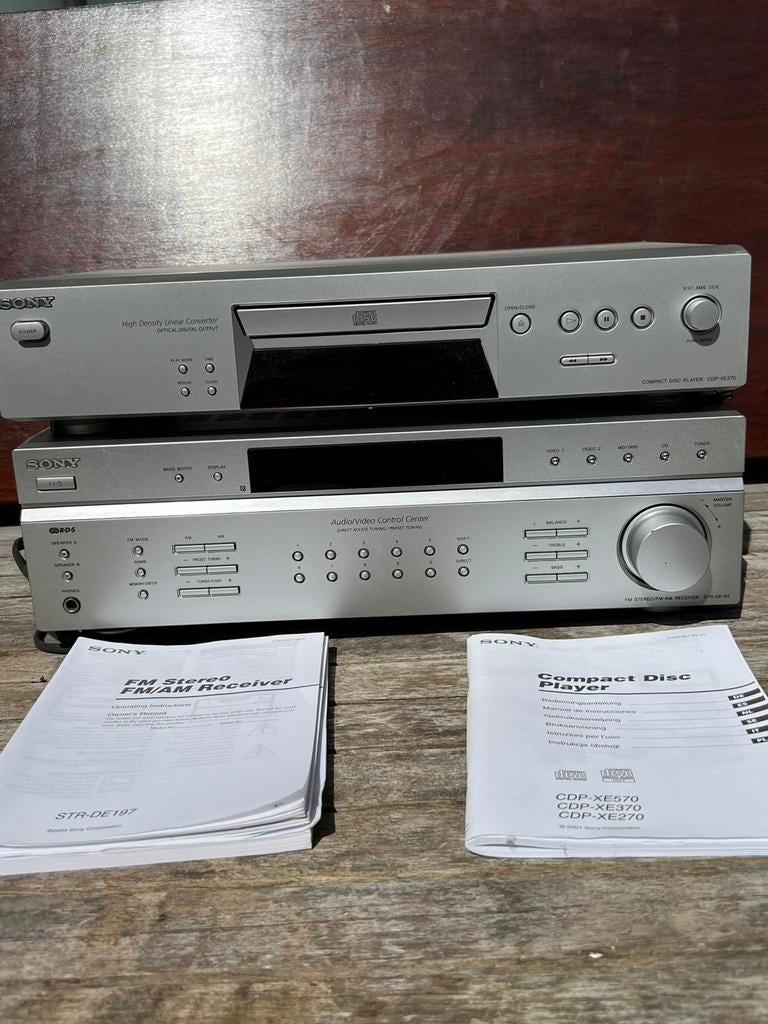 Sony STR-DE 197 en Sony CDP-XE270, Ophalen of Verzenden, Gebruikt, Tuner of Radio, Sony