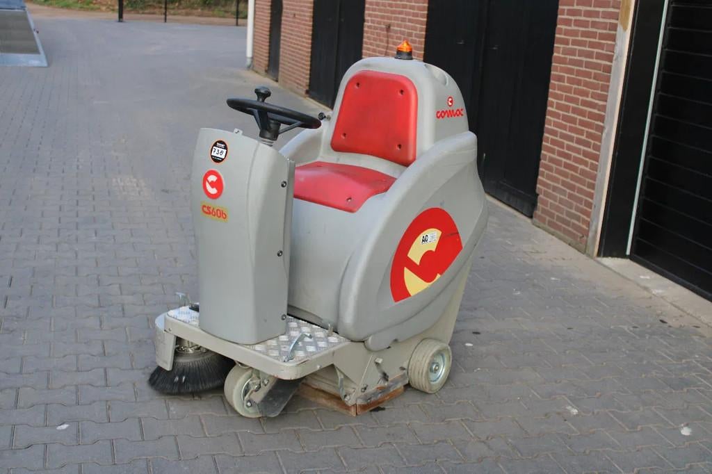 cowloc zit veegmachine elektrische met nieuwe accus
