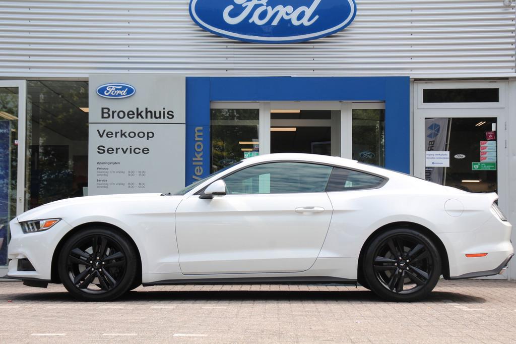 Ford Mustang Fastback 2.3EB, 12 maanden, Achterwielaandrijving, Gebruikt, 4 stoelen