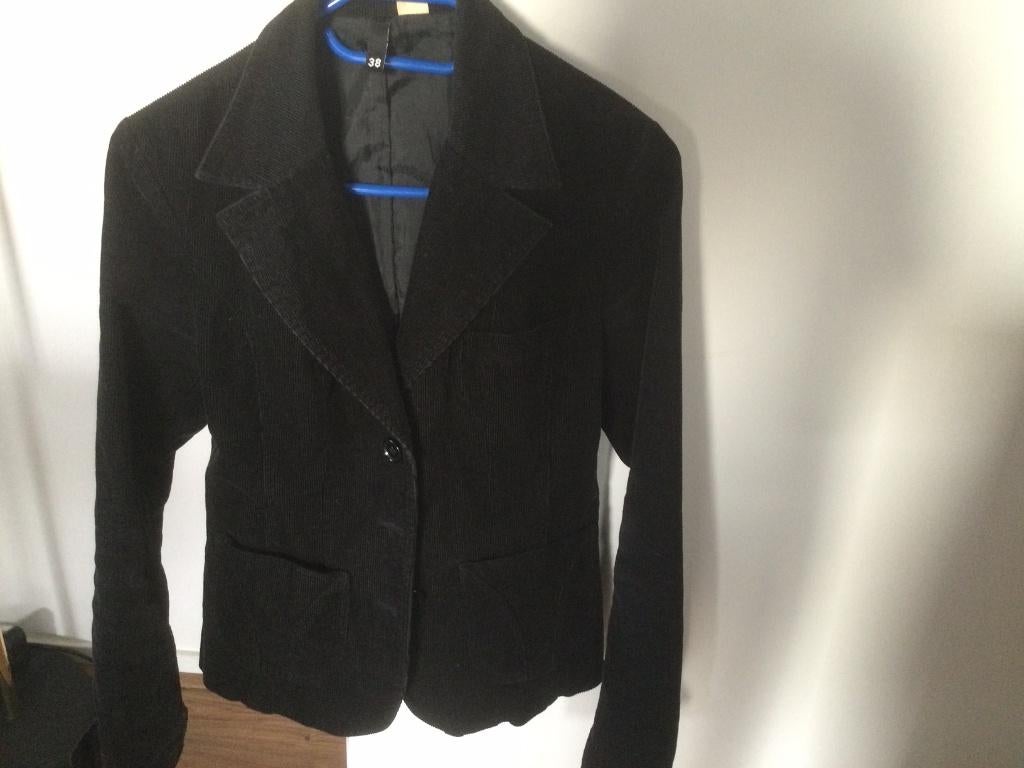 Zwart fluwelen ribjasje Maat 38 (smalle rib), Zwart, Zo goed als nieuw, Jasje, Ophalen