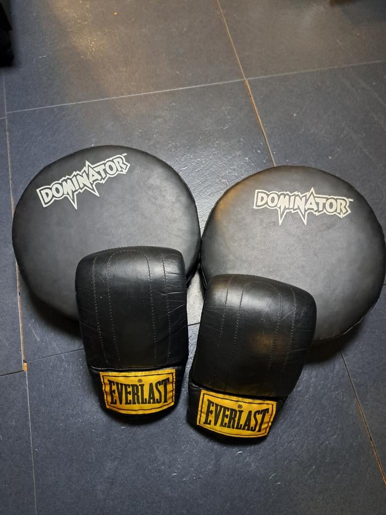 Leuk setje, Sport en Fitness, Boksen, Ophalen of Verzenden, Bokszak