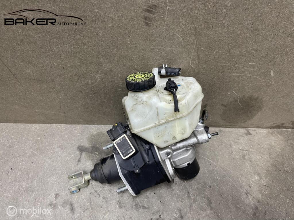 Hoofdremcilinder Mercedes E-klasse W211 S211 A0004300312, Gebruikt, Mercedes-Benz, Ophalen of Verzenden, Mercedes-Benz