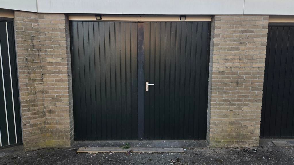 Grote houten schuur- of garagedeuren, Doe-het-zelf en Verbouw, Deuren en Horren, Ophalen, Gebruikt, Hout