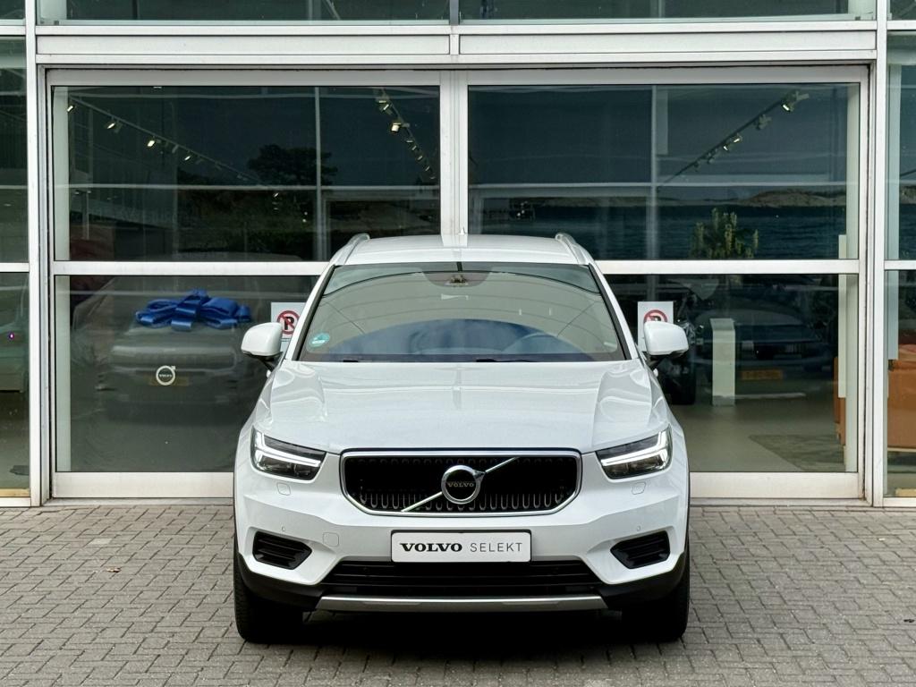Volvo XC40 T2 129PK AUT8 Momentum Pro| Adap.Cruise| Camera|, Stof, Gebruikt, 24 maanden, Wit