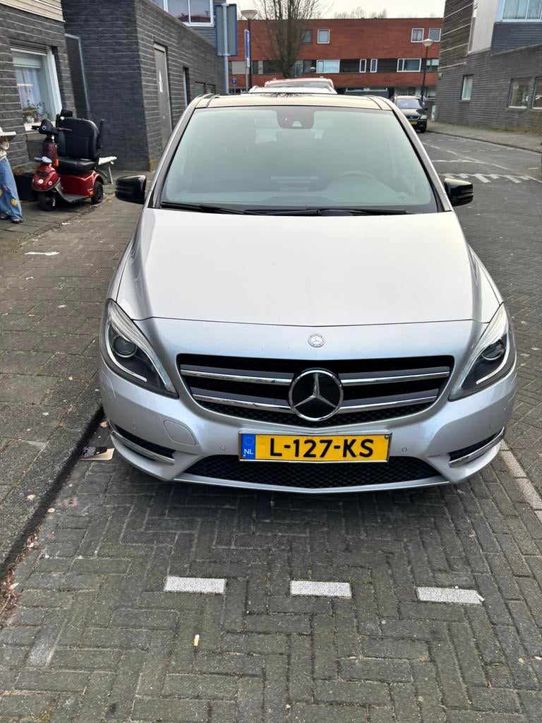 Mercedes-Benz B-Klasse 2.0 B250 5DRS Dct7 2012 Grijs, Auto's, 1325 kg, Leder en Stof, USB, 1595 cc
