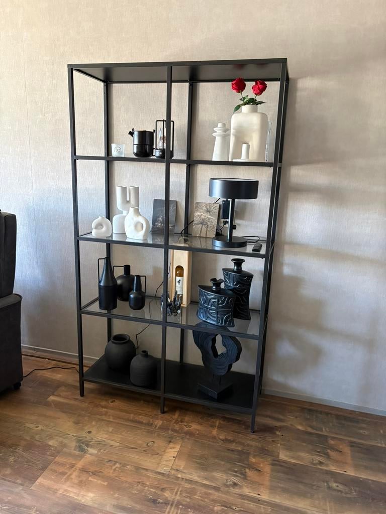 Vitsjö vitrinekast, Ophalen, 50 tot 100 cm, Zo goed als nieuw, 150 tot 200 cm