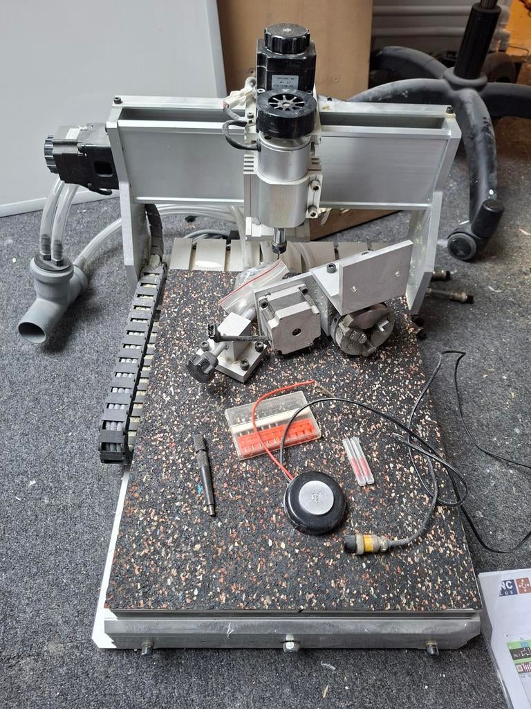 Portaal frees 300x400mm met 4de as en vacuümtafel, Hobby en Vrije tijd, Ophalen, Zo goed als nieuw