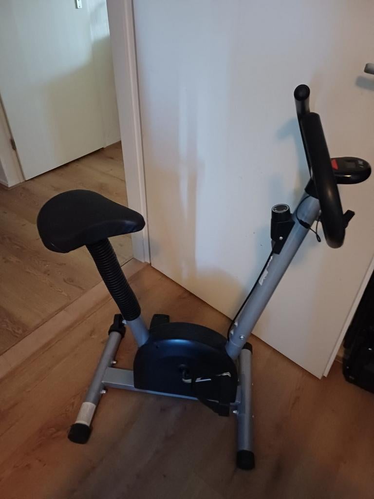 Hometrainer - Ideaal voor thuistraining, Gebruikt, Ophalen of Verzenden, Metaal, Benen