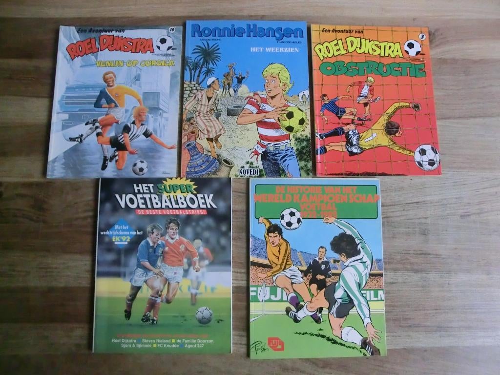 5 verschillende voetbalstripboeken, Meerdere stripboeken, Ophalen of Verzenden, Gelezen