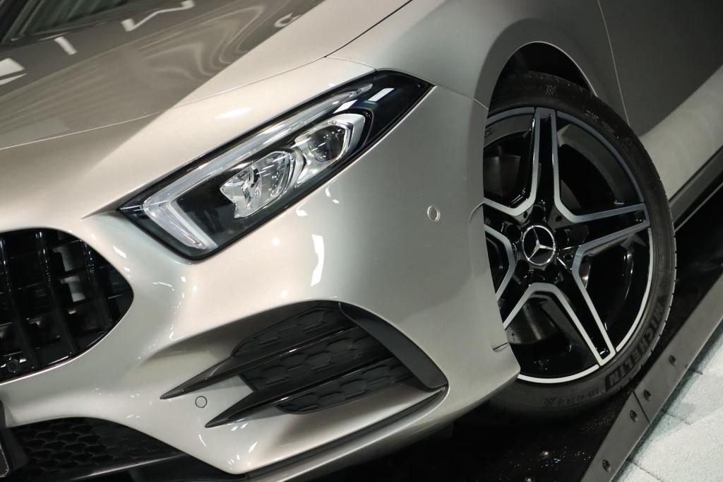 Mercedes-Benz A-klasse AMG 35 4MATIC / PANO / CAMERA / DODEH, Auto's, Automaat, 4 cilinders, Origineel Nederlands, Bedrijf