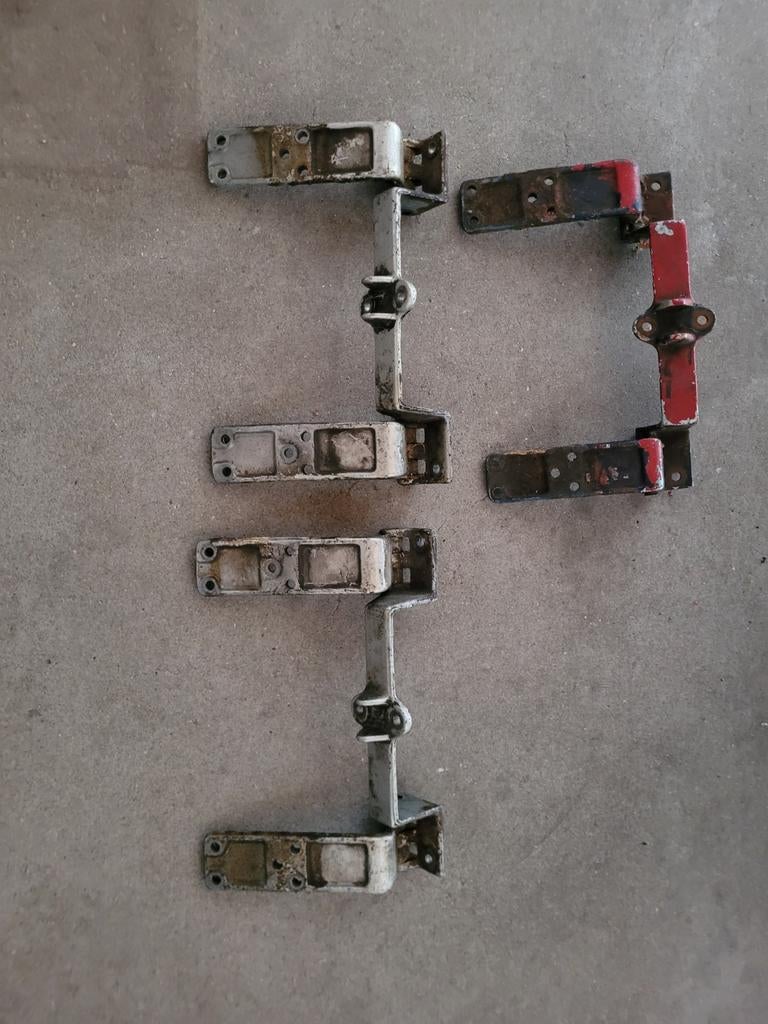 Alfa Romeo Spider 105 Deurscharnieren, Ophalen of Verzenden, Alfa Romeo