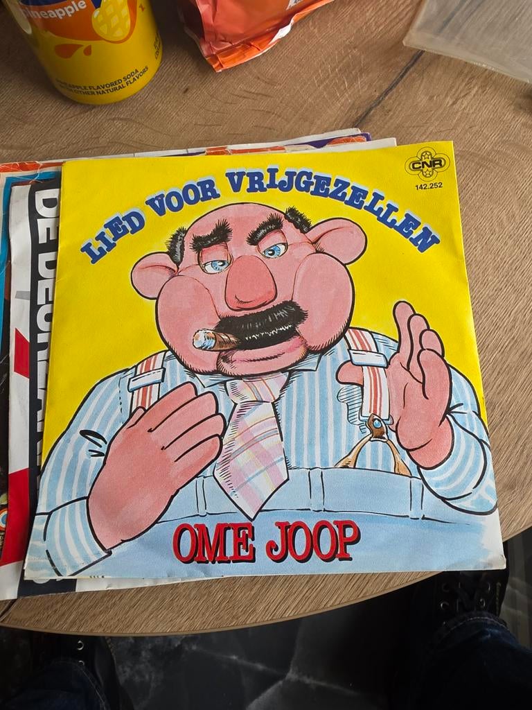 Ome Joop - Lied Voor Vrijgezellen Vinyl Single, Ophalen of Verzenden, Gebruikt, 7 inch