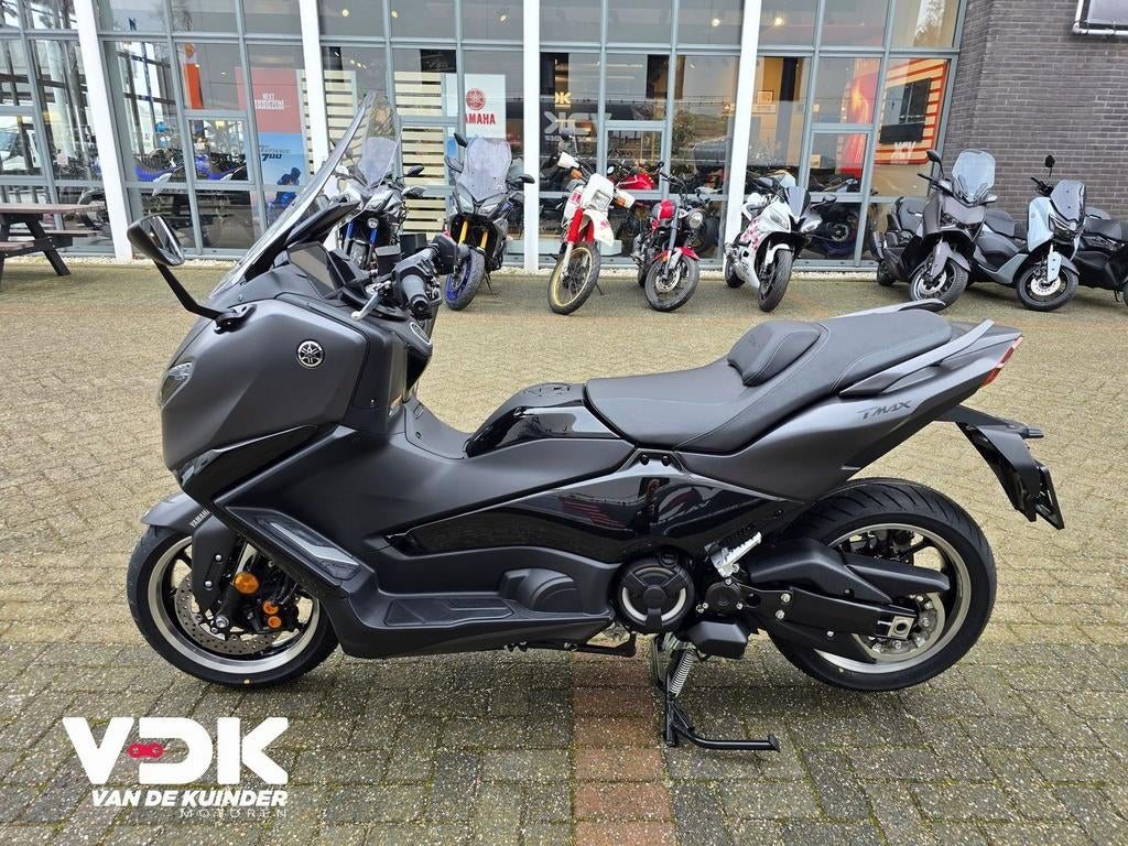 YAMAHA TMAX TECH MAX 560 (bj 2026) - foto 3