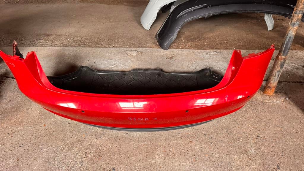 Bumper achter tesla model 3 ., Auto-onderdelen, Ophalen of Verzenden, Gebruikt, Achter, Bumper