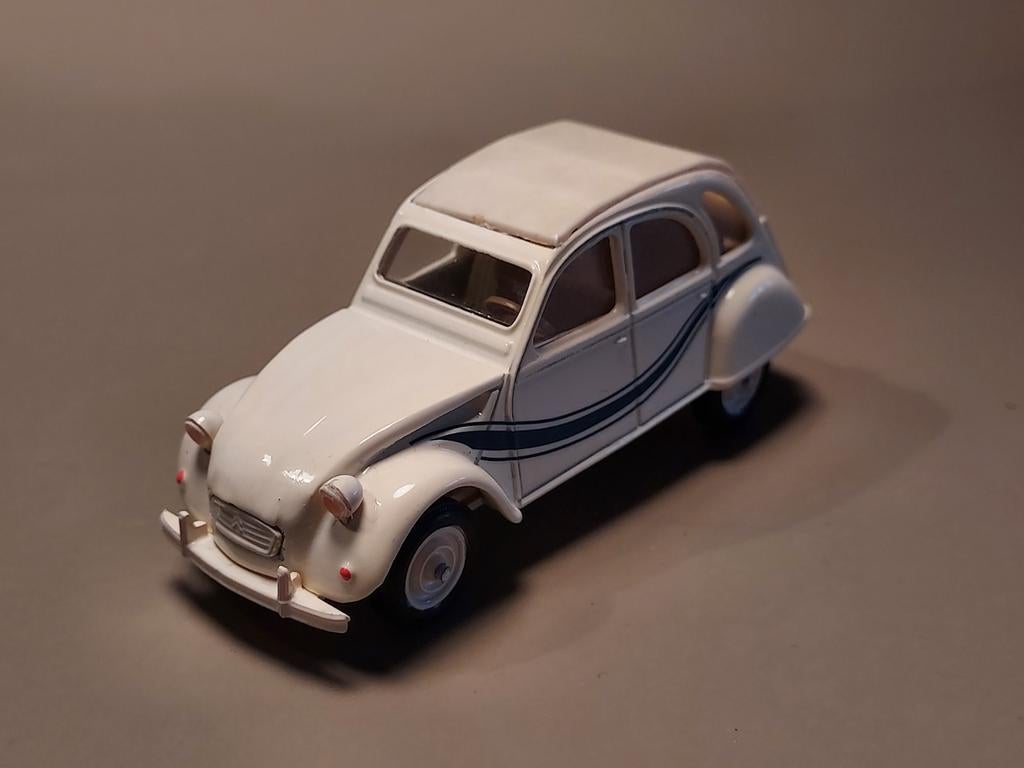 Citroën 2cv6  "France 3"  Solido 1:43, Hobby en Vrije tijd, Modelauto's | 1:43, Gebruikt, Auto, Solido, Ophalen of Verzenden