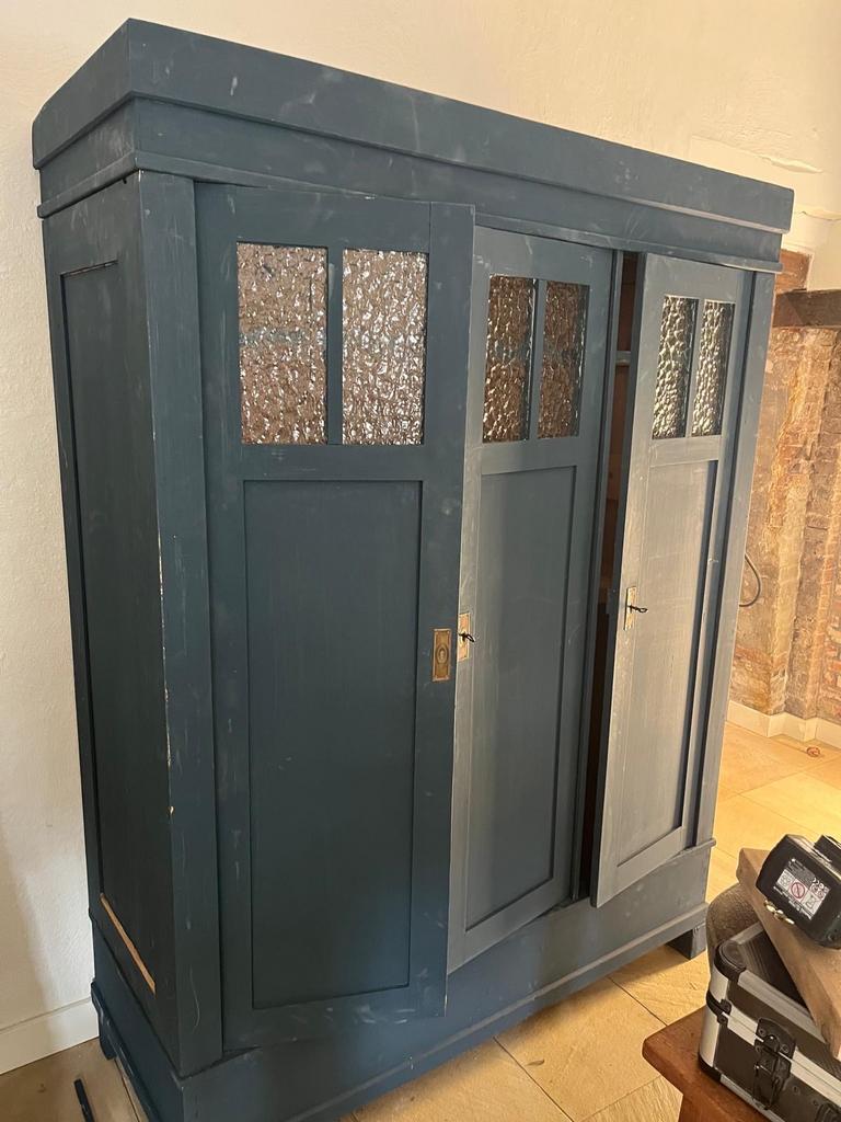 Gratis Mooie kast uit grootmoeders tijd, Gebruikt, Ophalen of Verzenden, 150 tot 200 cm, Met deur(en)