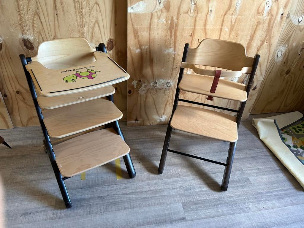 Twee tripp trapp stoelen / meegroeistoel van Dapper, Kinderen en Baby's, Kinderstoelen, Ophalen, Gebruikt, Meegroeistoel, Afneembaar eetblad