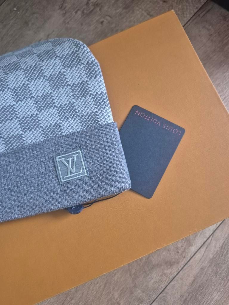 Te koop mooie muts LOUIS VUITTON, Ophalen of Verzenden, Zo goed als nieuw, Overige maten, Muts