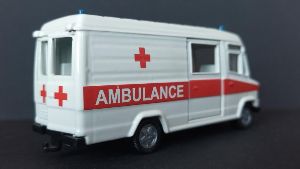 Mercedes Benz 809 D Ambulance 1:55 Siku 2015 Pol, Schlittenbacherstrasse 60 Lüdenscheid Germany, Verzenden, Nieuw, Sieper GmbH