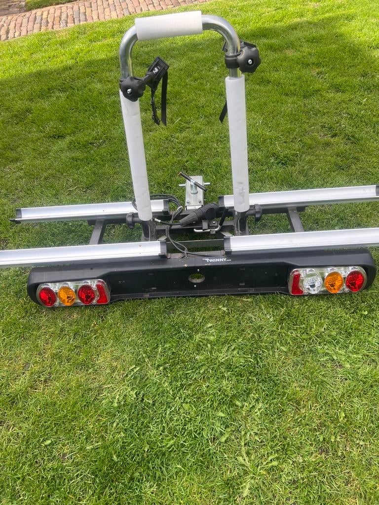 ANWB E-carrier fietsendrager Twinny load Kantelbaar, Auto diversen, Ophalen, Zo goed als nieuw, 2 fietsen, Trekhaakdrager