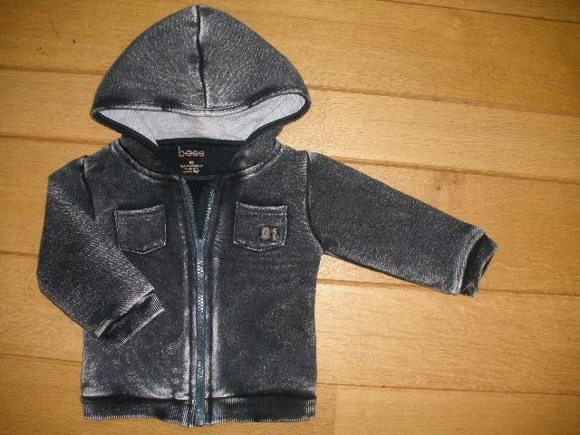 BESS vest met kapuchon zwart fade out maat 68, Ophalen of Verzenden, Zo goed als nieuw, Bess, Truitje of Vestje