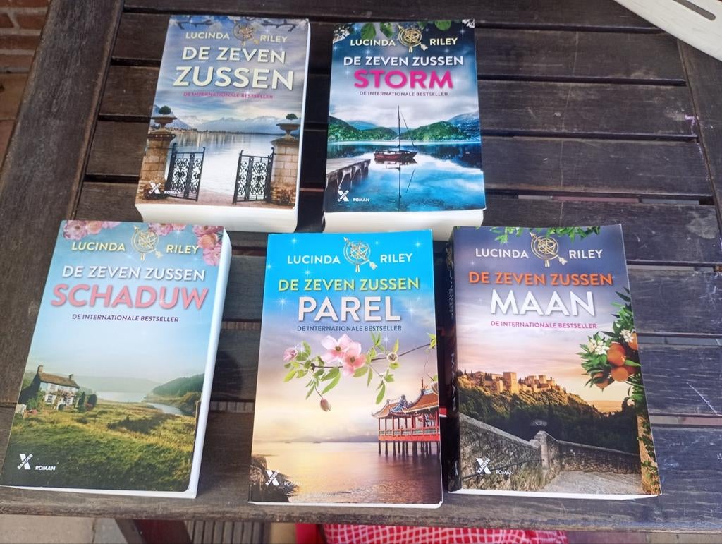 De Zeven Zussen boeken van Lucinda Riley, Ophalen of Verzenden, Gelezen