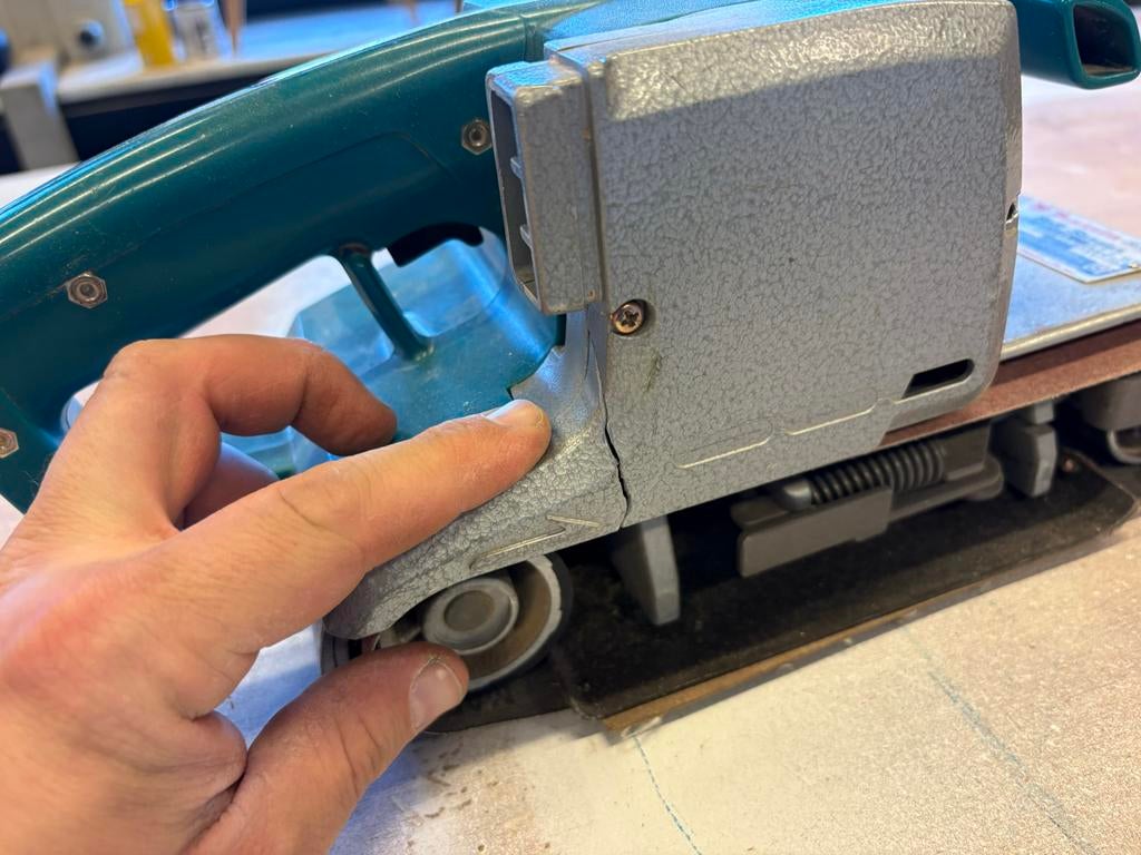 Makita bandschuurmachine, Ophalen, Gebruikt, 600 tot 1200 watt, Bandschuurmachine