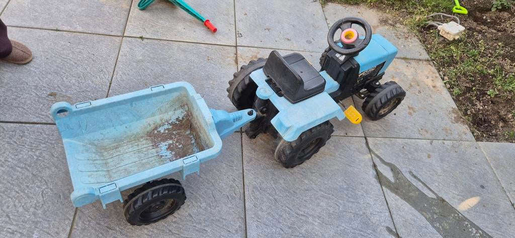 Robuuste speelgoedtractor met aanhanger - Flink gebruikt, Ophalen of Verzenden, Gebruikt