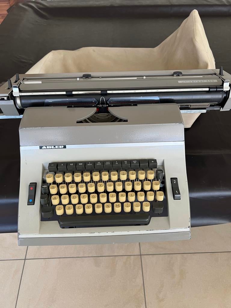 Adler typemachine, Ophalen, Gebruikt