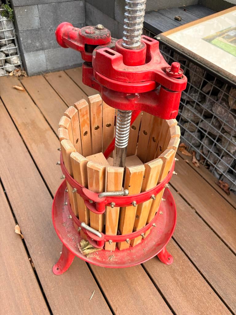 Traditionele fruitpers / wijnpers, Ophalen, Gebruikt