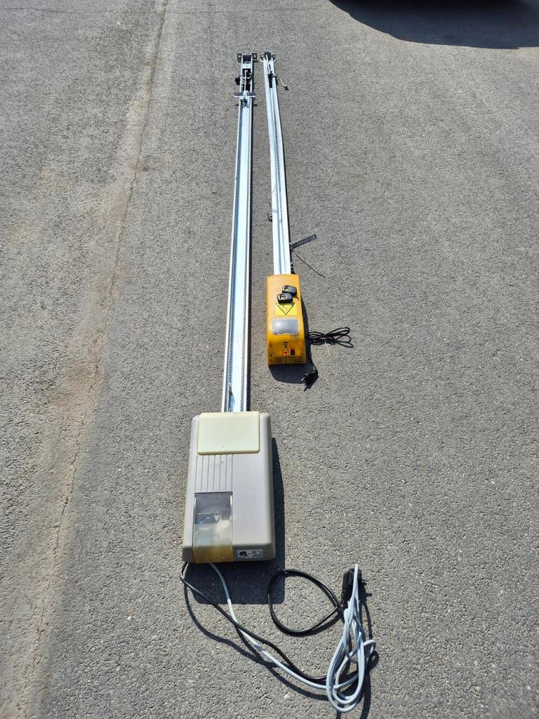 Garagedeurmotoren, Doe-het-zelf en Verbouw, Deuren en Horren, Ophalen, Gebruikt, Garagedeur, 120 cm of meer