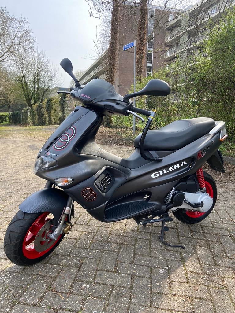 Gilera Runner 50cc SP PRO Nieuwstaat 2576KM Brom Kenteken, Fietsen en Brommers, Scooters | Piaggio, Overige modellen, Ophalen of Verzenden
