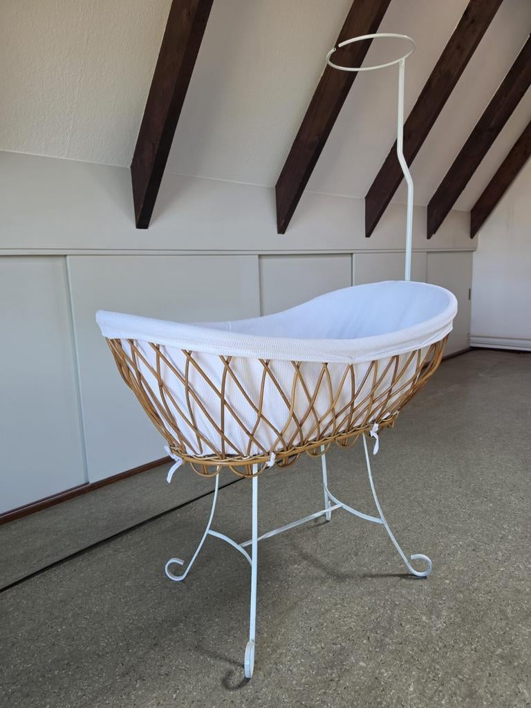 Mooie rotan wieg, 55 jaar oud, Ophalen, Gebruikt, Wieg