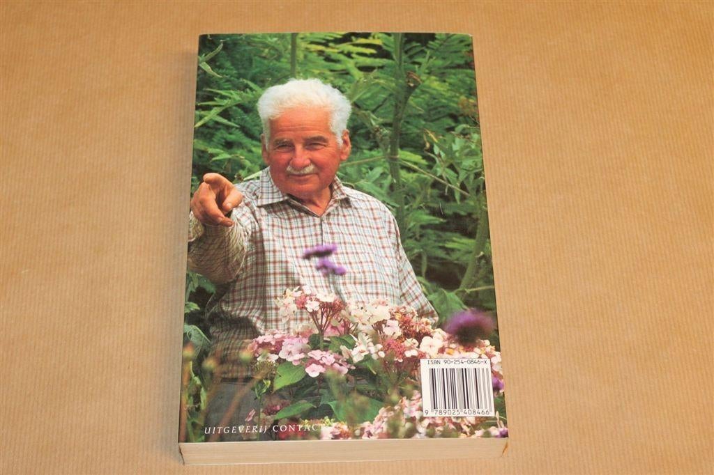 Mijn Hartstocht de Tuin — 12 Maanden Tuinieren, Lloyd, Ophalen of Verzenden, Gelezen, Tuinieren en Tuinplanten