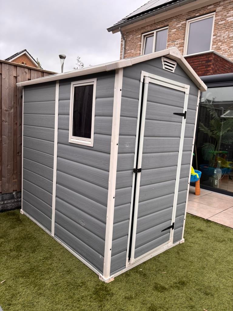 Keter Manor 46 S kunststof tuinhuisje schuurtje izgs schoon, Tuin en Terras, Tuinhuizen, Kunststof, Gebruikt, Schuur, Minder dan 200 cm