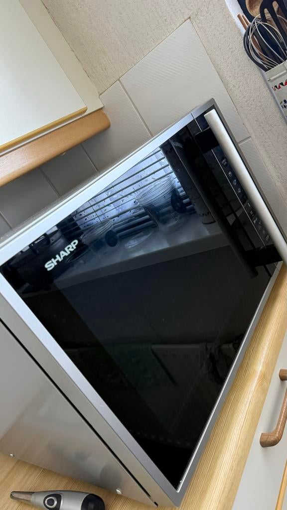 Sharp combimagnetron, Witgoed en Apparatuur, Magnetrons, Gebruikt, Vrijstaand, Combimagnetron, 45 tot 60 cm, Grill, Draaiplateau