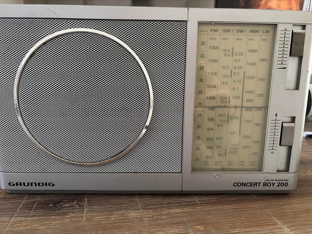Grundig Concert Boy 200 - Vintage Draagbare Radio, Ophalen of Verzenden, Gebruikt, Transistorradio