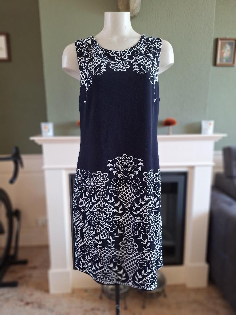 K-Design K Design blauw wit jurk mouwloos XL, K-design, Maat 42/44 (L), Zo goed als nieuw, Knielengte